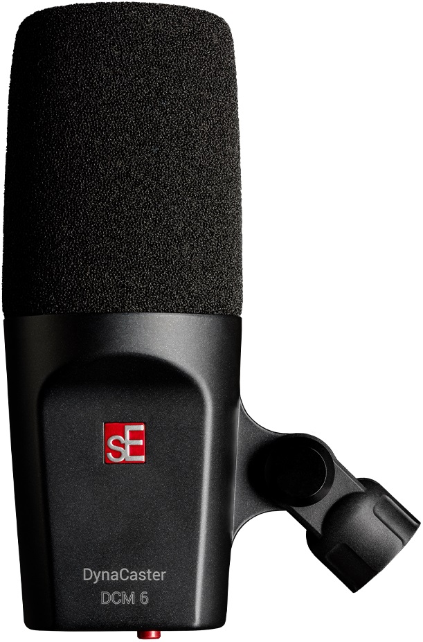 Микрофон динамический sE Electronics [DYNACASTER 6] студийный, для стримов и подкастов со встроенными предусилителем DYNAMITE и поп фильтром, +48 В, 40 Гц - 18 кГц, кардиоида, в комплекте: резьбовой переходник на микрофонную стойку, стикер логотип sE, ве